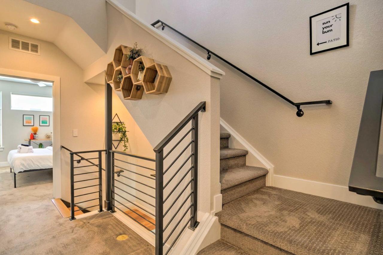 Holiday home Upscale Townhome With Skyline Views