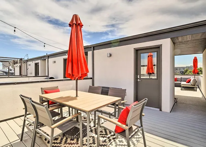 Upscale Denver Townhome With City Skyline Views