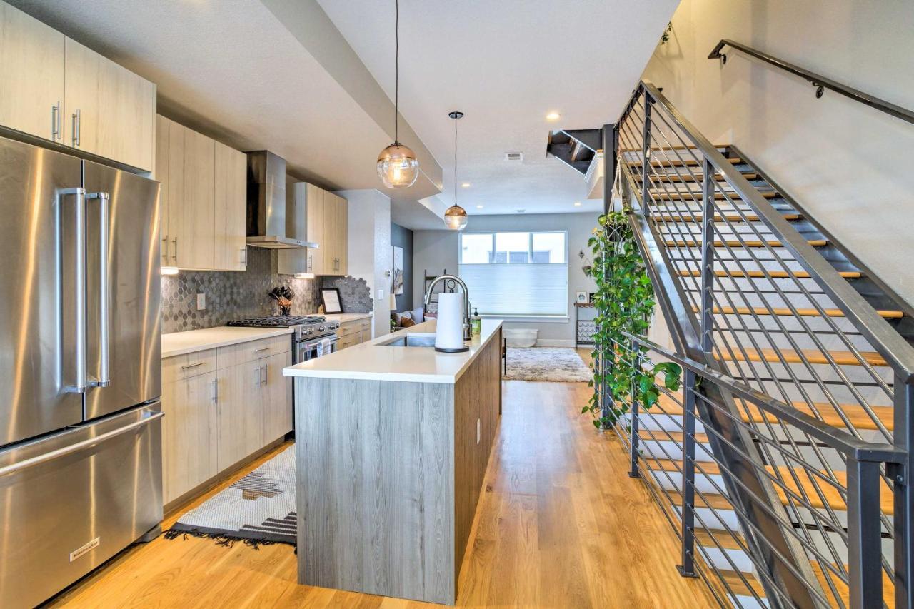 Holiday home Upscale Townhome With Skyline Views *